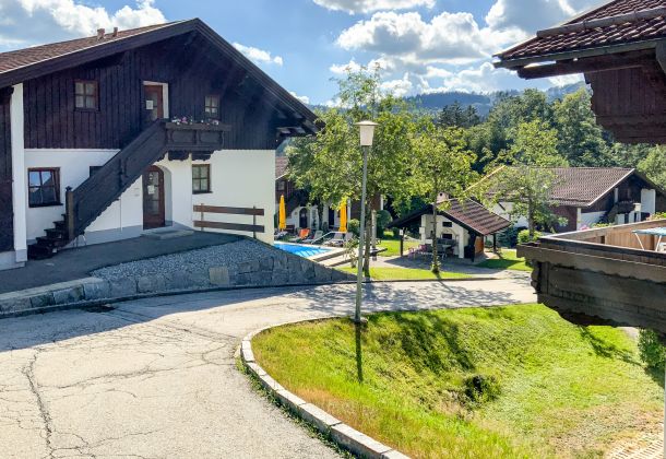 Weg zum Schwimmbad und Hallenbad im Haus 12